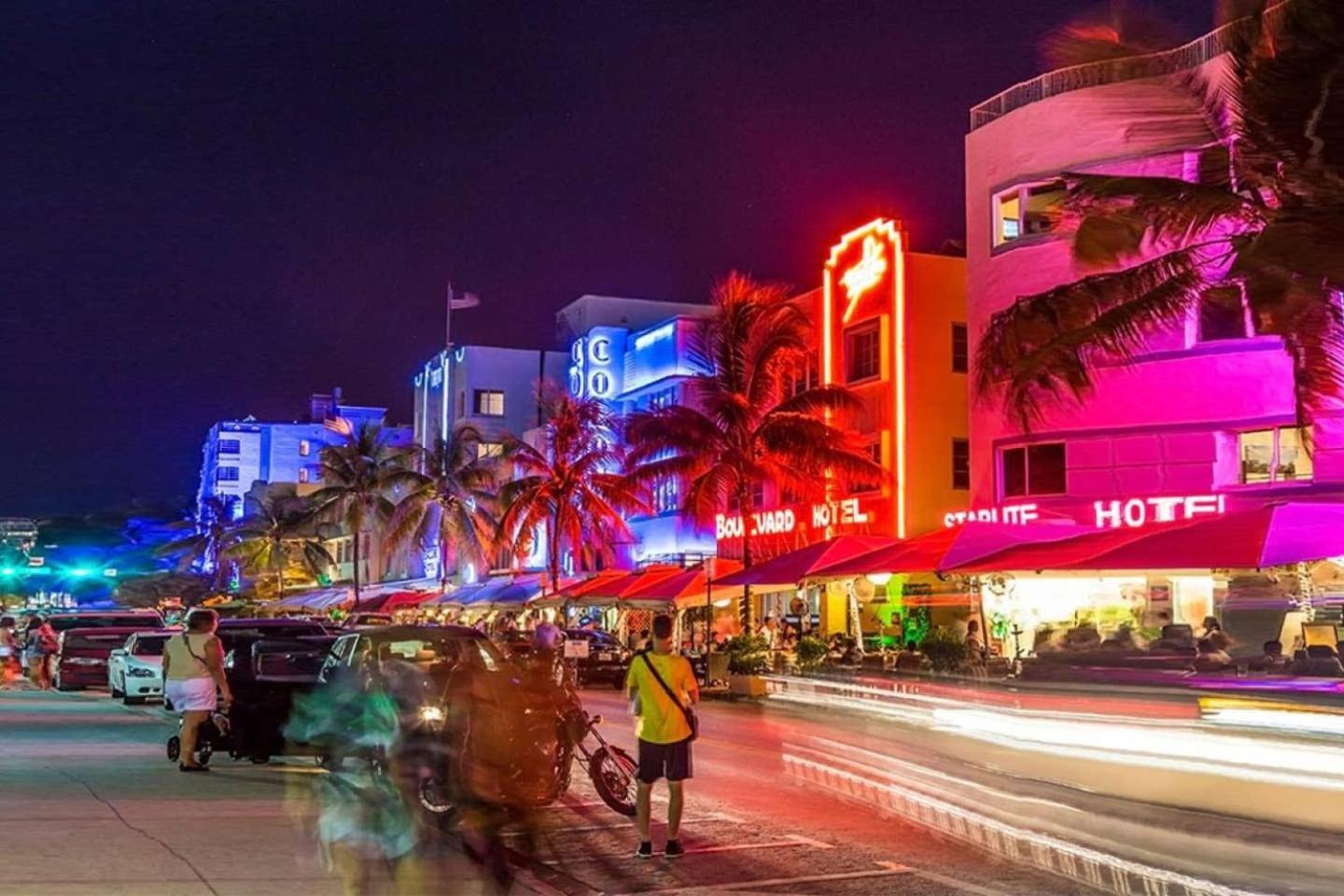 2 Bedroom Apartment 3 Minute Walk To South Beach & Ocean Drive ميامي بيتش المظهر الخارجي الصورة
