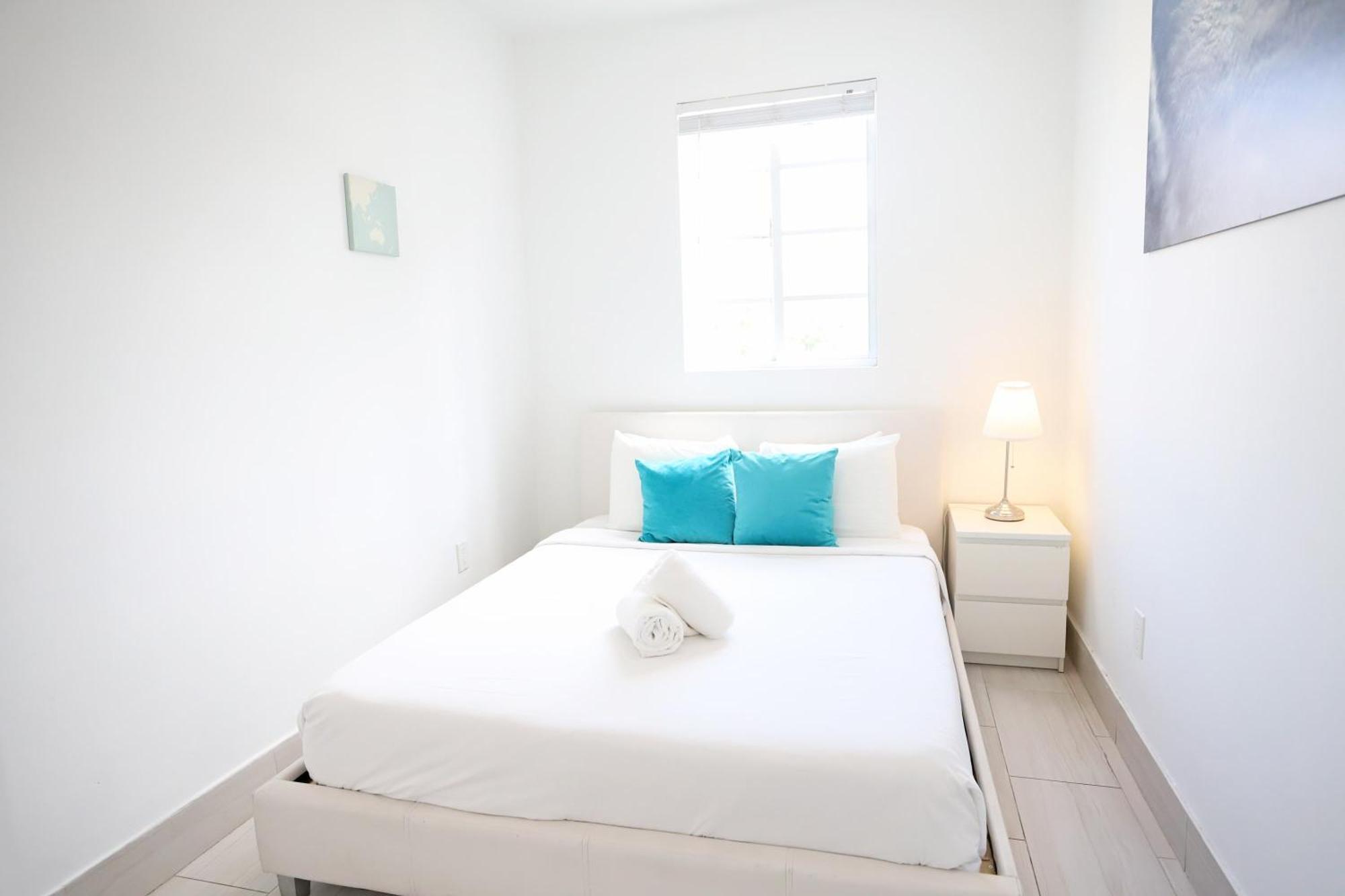 2 Bedroom Apartment 3 Minute Walk To South Beach & Ocean Drive ميامي بيتش المظهر الخارجي الصورة