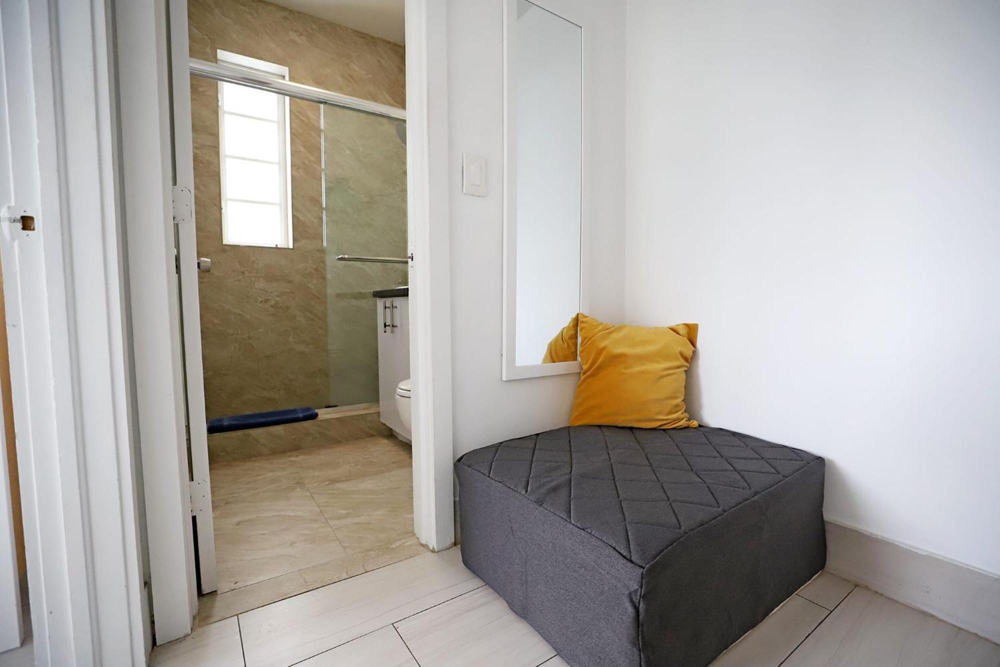 2 Bedroom Apartment 3 Minute Walk To South Beach & Ocean Drive ميامي بيتش المظهر الخارجي الصورة